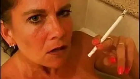 Hot Busty Mature Cougar Smoking 120s In Tub