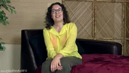 Sexy Tamar Masturbates On Doctor's Sofa