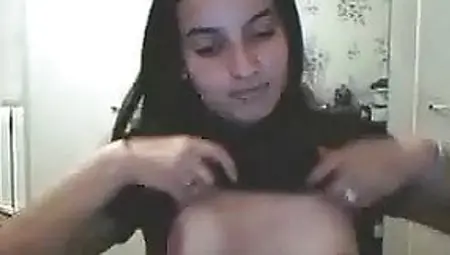 Moroccan Girl On Webcam
