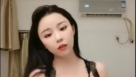 Beautiful Chinese Girl Shows Her Perfect Boobs In Hot Webcam Show