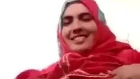 Muslim Aunty Show To Her BF