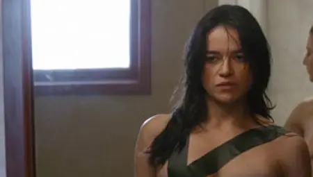 Hot Latina Actress Michelle Rodriguez Is So Cute And Sexy. She Undressed Shown Her Perfect Tits!