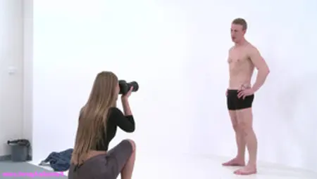 Alexis Drops On Her Knees To Suck A Dick During Photo-shooting