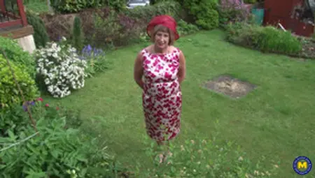 Mature Granny Rosemary Strips Outdoors And Plays With A Dildo