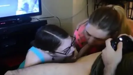 Gamer Girl Sucked By Two Girls