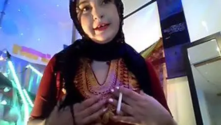 Arabic Queen Sexy Stomach Dancing Undress Tease And Pole Tricks, Idolize This Gigantic Arab Booty!