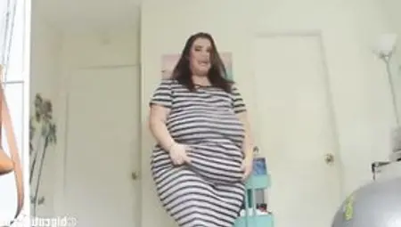 This BBW Has A Very Beatiful Body