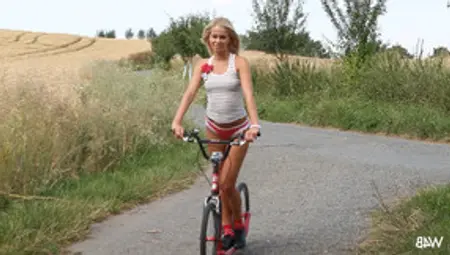 Outdoor Pleasures For A Slim Blonde During Her Bike Ride