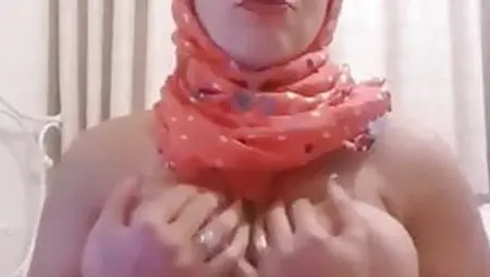 Chubby Arab Step Mom In Hijab 2