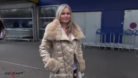 Busty Mom Take A Amazing Fuck Break With Dude In Van While Shopping