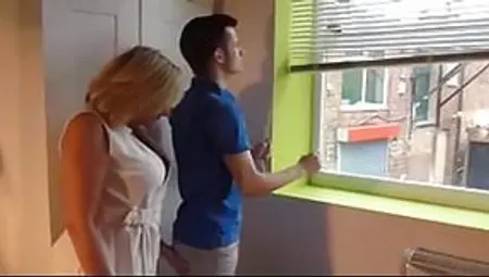 Mommy Fucked By Young Estate Agent