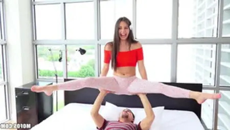 Ex-Gymnast Does Splits On A Dick