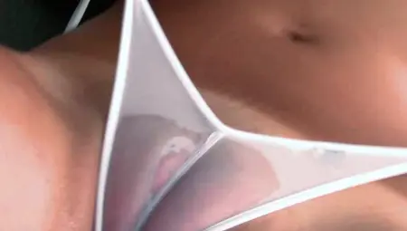 Two Raven Haired Chicks Played With One Big Pussy Pump Incar