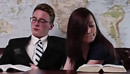 Mormon Amateur Guy Getting Handjob From Girlfriend