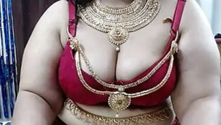Indian Aunty With Big Boobs