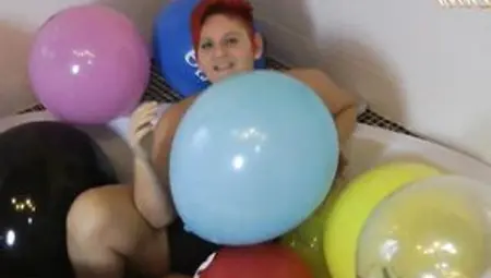 Annadevot - Balloon Session In The Tub