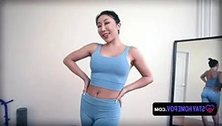 Asian Fitness Cutie Does A Split On A Dick And Bounces Her Round Ass