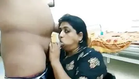 Paki Aunty Sucking Lover Cock