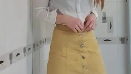 Vends-ta-culotte - Ginger Cunt With Mouth Masturbating Inside The Shower