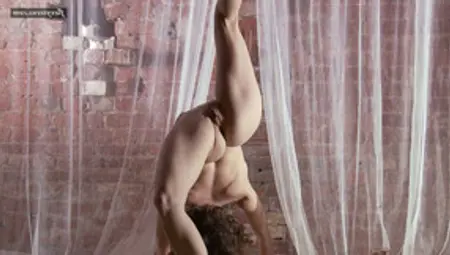 Flexible Euro Hottie Razdery Shows Her Twat While Doing Acrobatic Tricks