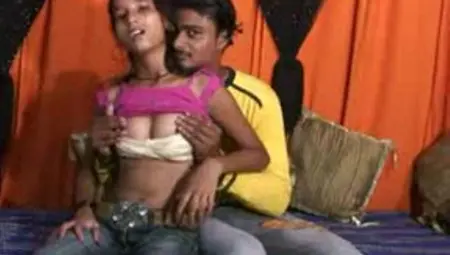 He Gets Head And Makes Love To Indian Teen