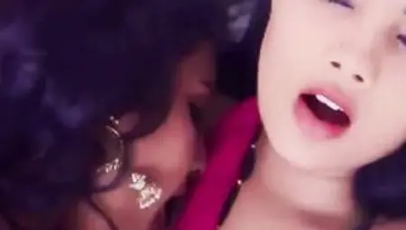 Indian Women Aarti Sharma Seduced In 3some Web Series